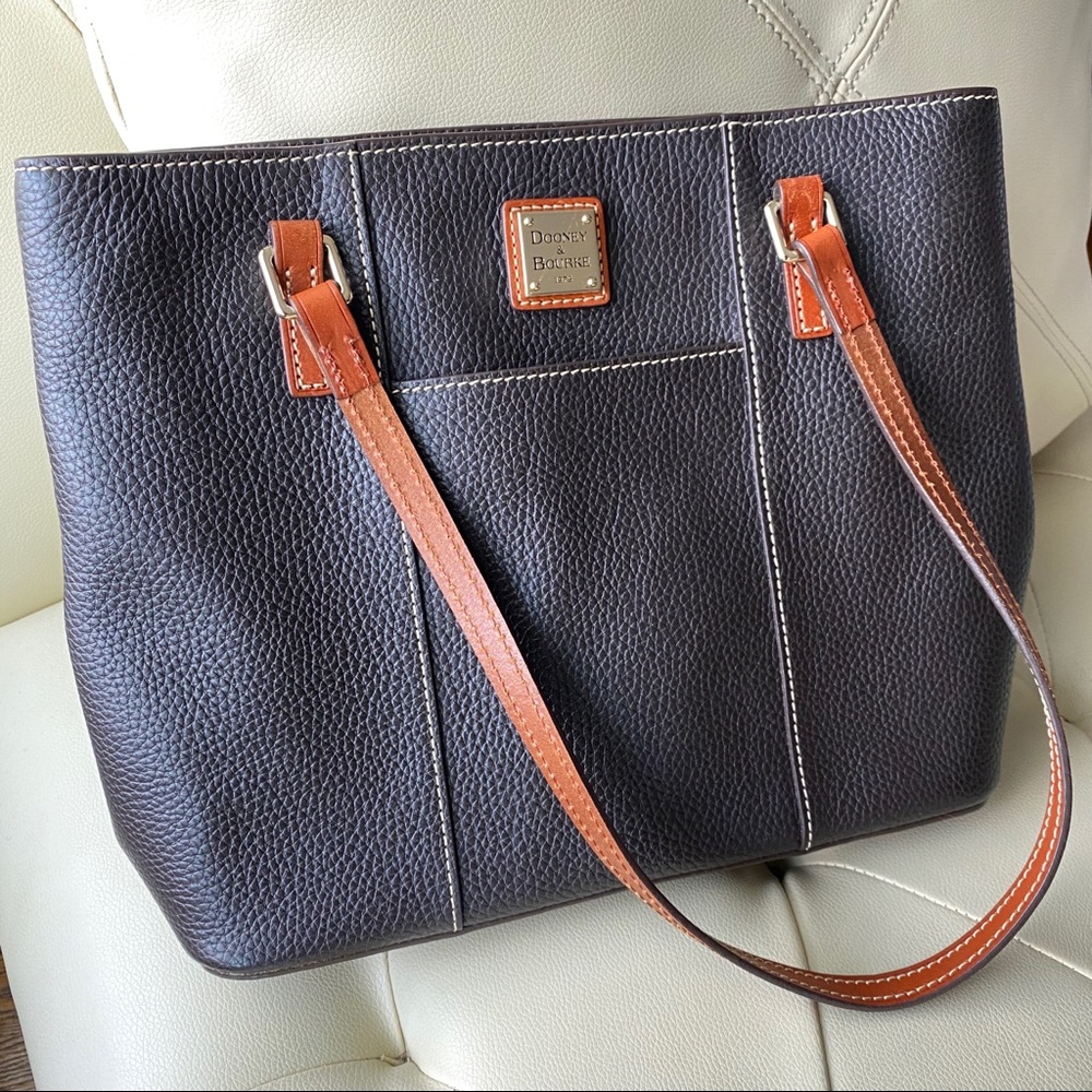 SOLD!❣️LOWEST PRICE! DOONEY & BOURKE HANDBAG